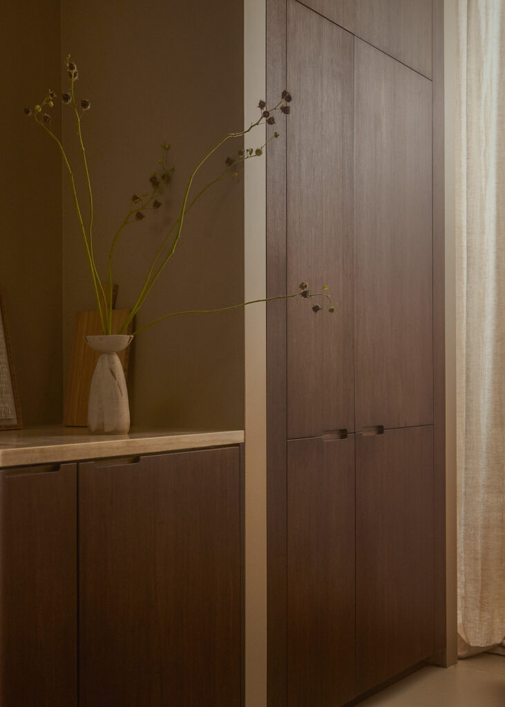 ae25 studio lounge chair