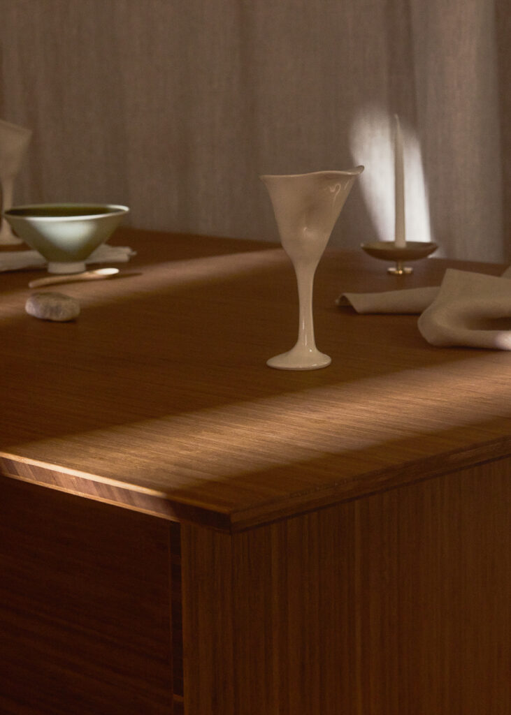 ae25 studio lounge chair