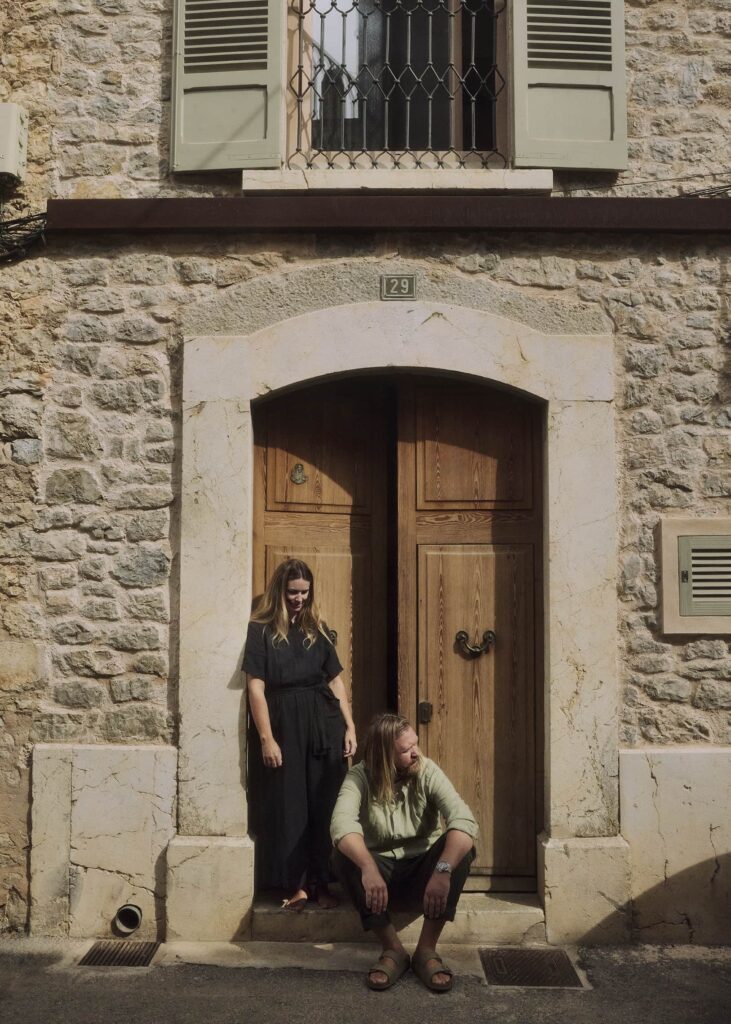 ae25 studio lounge chair